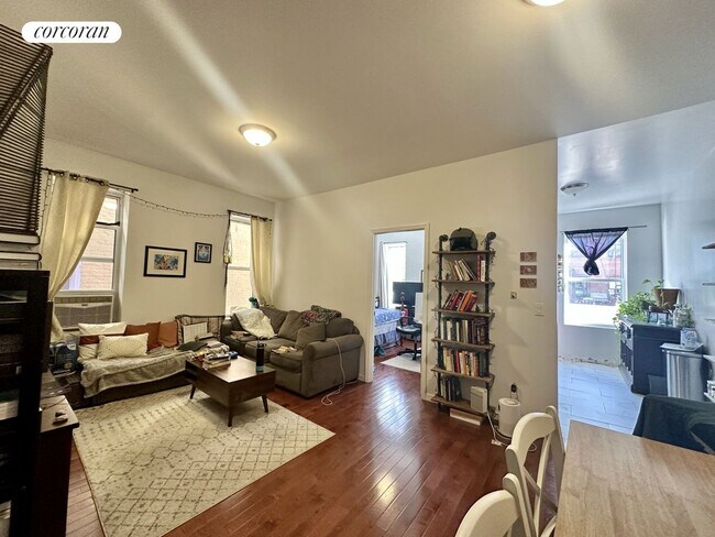 Foto del edificio - 3395 12th Ave