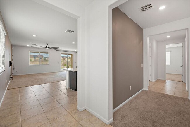 Foto del edificio - Beautiful 3 Bedroom Home in La Estancia & ...
