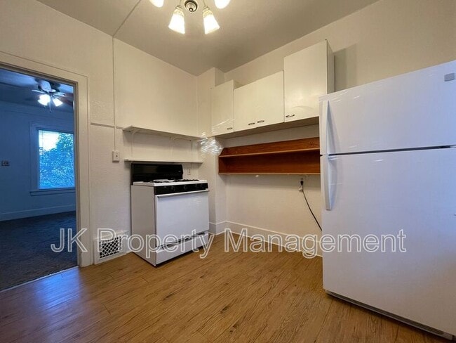 Building Photo - #09 17th Street S