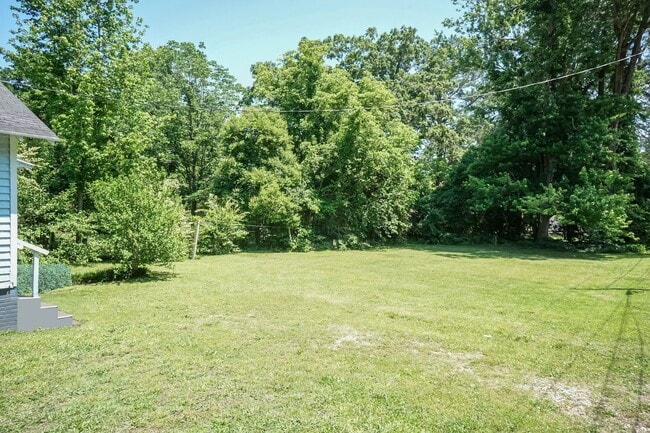 Building Photo - 1325 Clark St