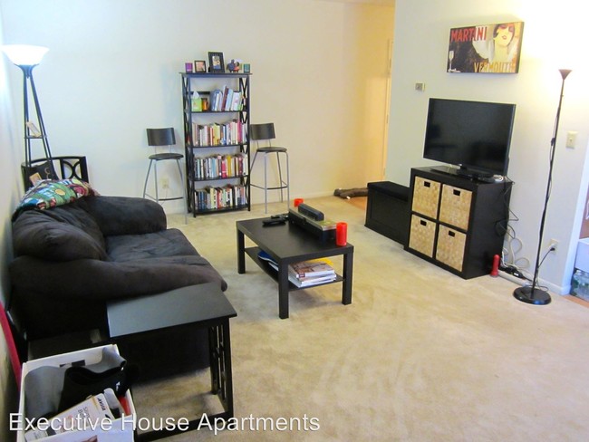Building Photo - 1 br, 1 bath Apartment - 411 Waupelani Dr.