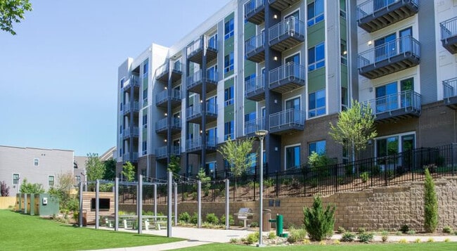 Building Photo - Camden LoSo