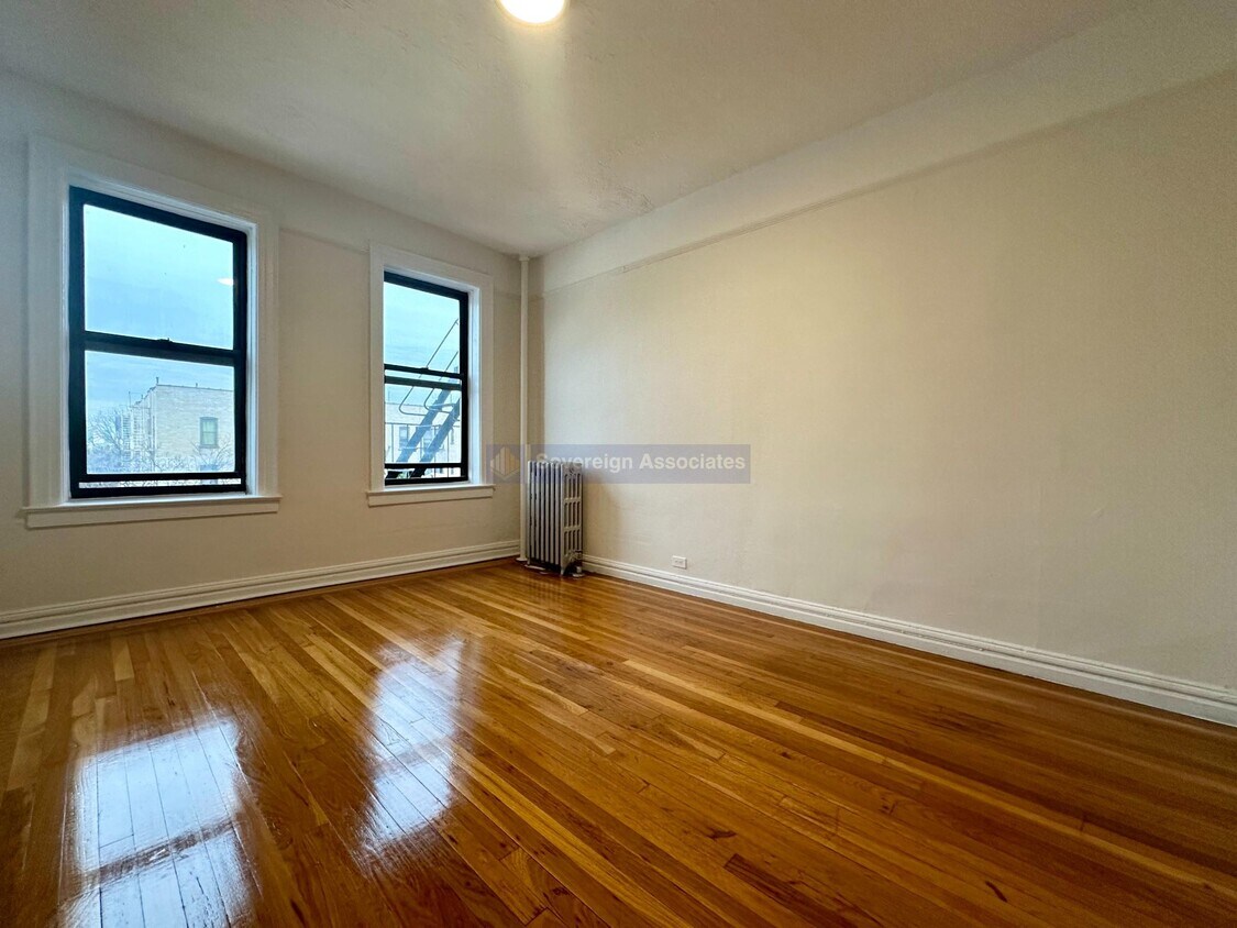 Primary Photo - 3015 Roberts Avenue