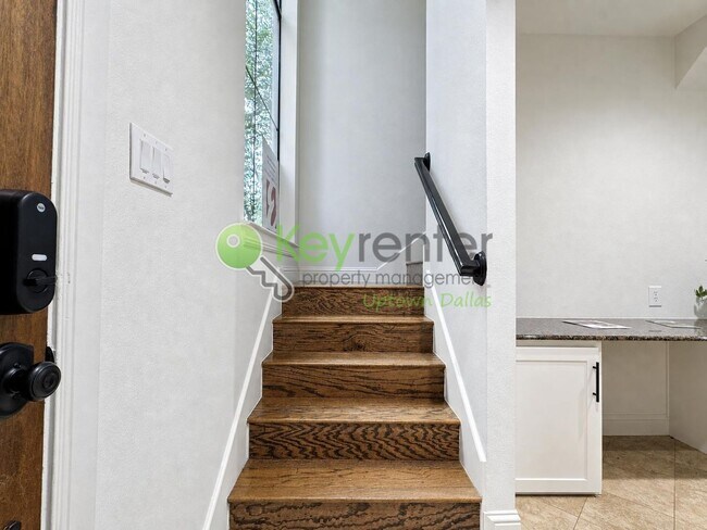 Foto del edificio - 3124 Carmel St