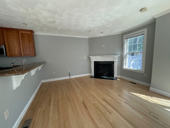 Photo - 360 Charles St Townhome
