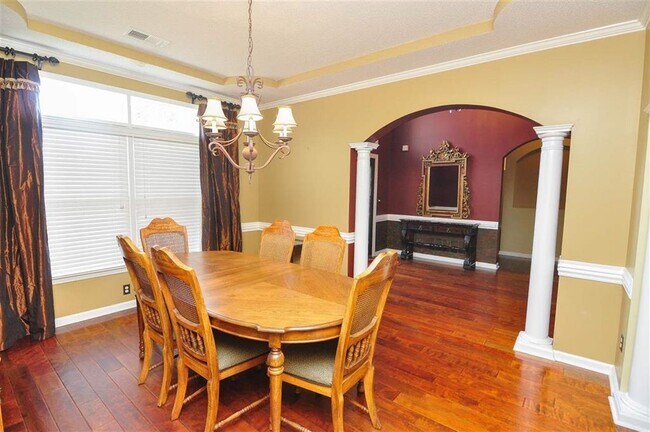 Building Photo - 10466 Pilot Rock Rd