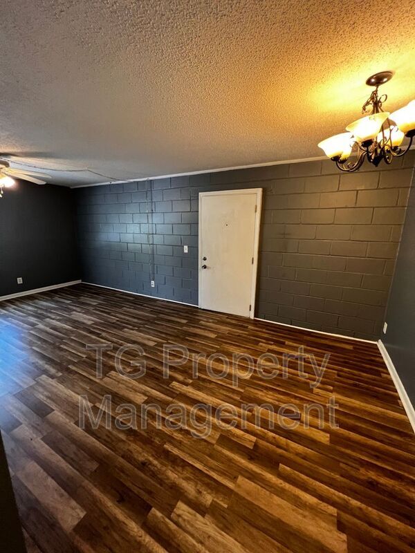 Foto principal - 402 Lower 8th Ave