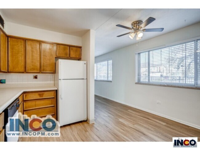 Building Photo - Live it up in Lakewood! 2 bed 2 bath near ...