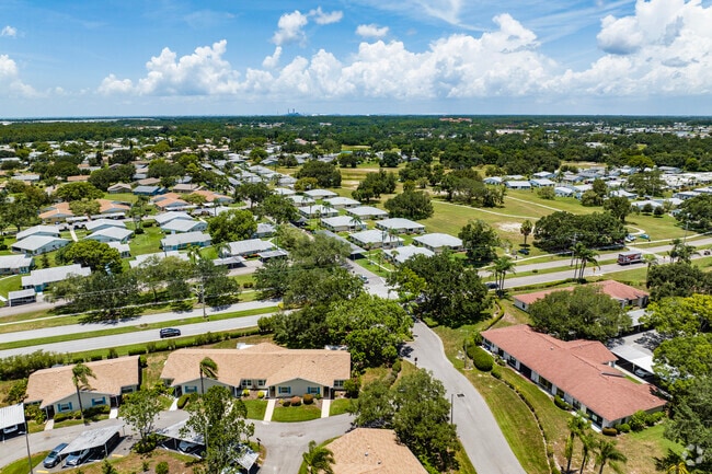 Sun CIty Center has a variety of different style condominium homes throughout the neighborhood.