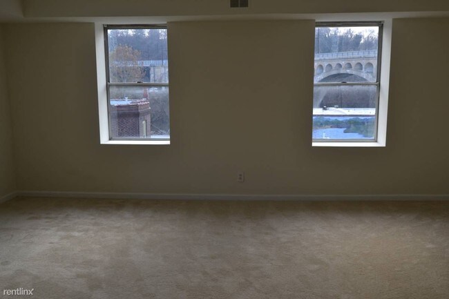 Foto del edificio - 1 br, 1 bath Apartment - 4415 Main Street