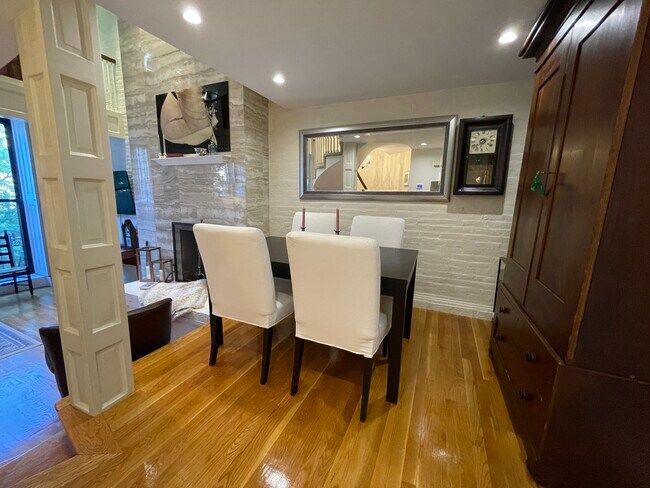 Foto del edificio - 124 Beacon St