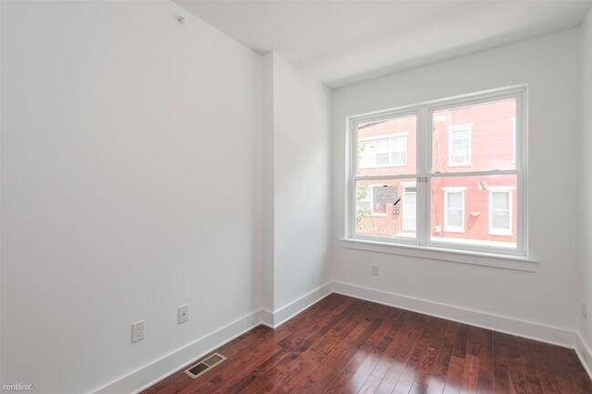 Foto del edificio - 4 br, 3 bath Duplex - 1706 Arlington St Un...