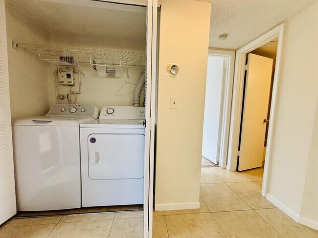 Foto del edificio - 2391 NW 89th Dr