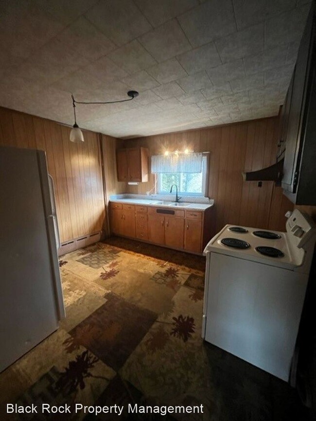 Building Photo - 2 br, 1 bath House - 19 North Walnut Street