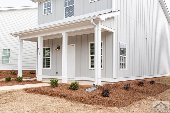 Building Photo - 699 Vincent Dr