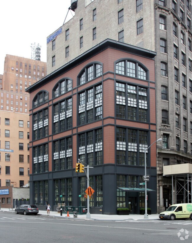 137 Franklin St Apartments New York, NY