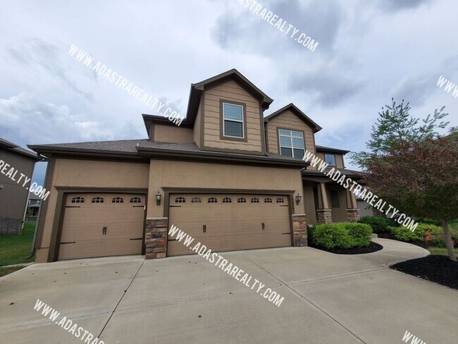 Foto del edificio - Beautiful 5 Bedroom Home in Olathe-Availab...
