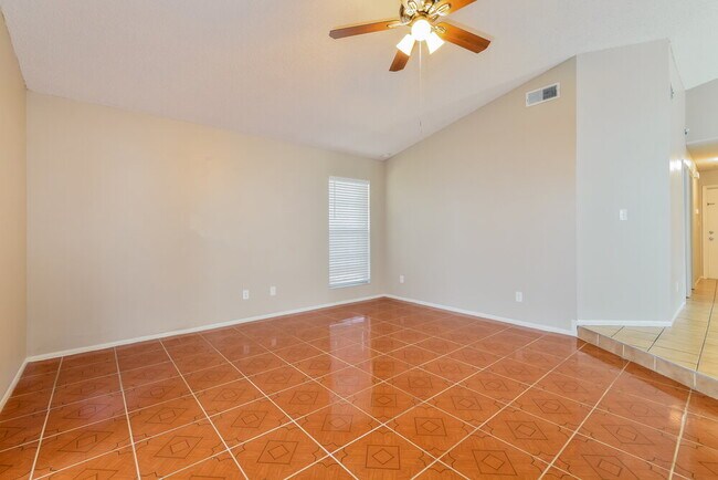 Foto del edificio - 1388 La Paloma Cir
