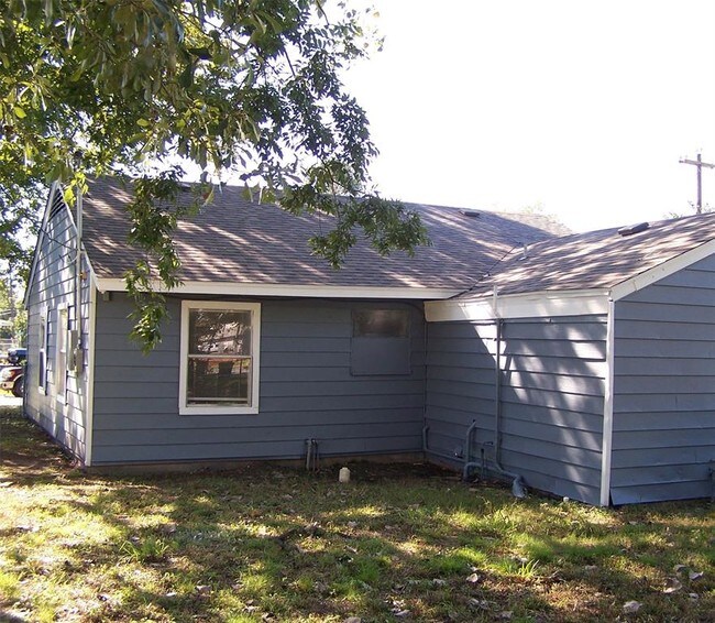 Foto del edificio - 5101 Bataan Rd