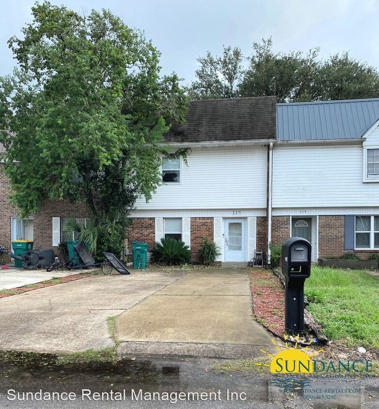 Primary Photo - 3 br, 1.5 bath House - 117 Valencia Drive