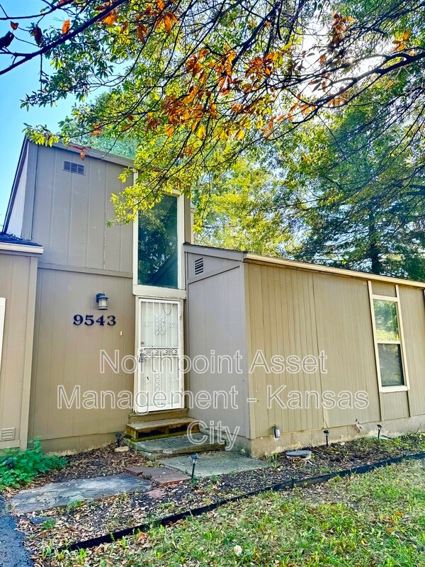 Building Photo - 9541-9543 Manning Ave