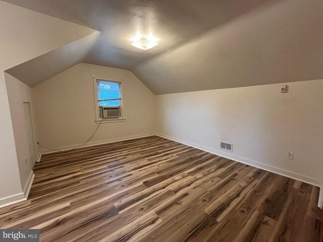 Foto del edificio - 4113 Rosemont Ave