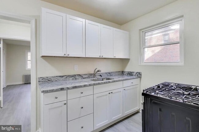 Foto del edificio - 8318 Roanoke Ave