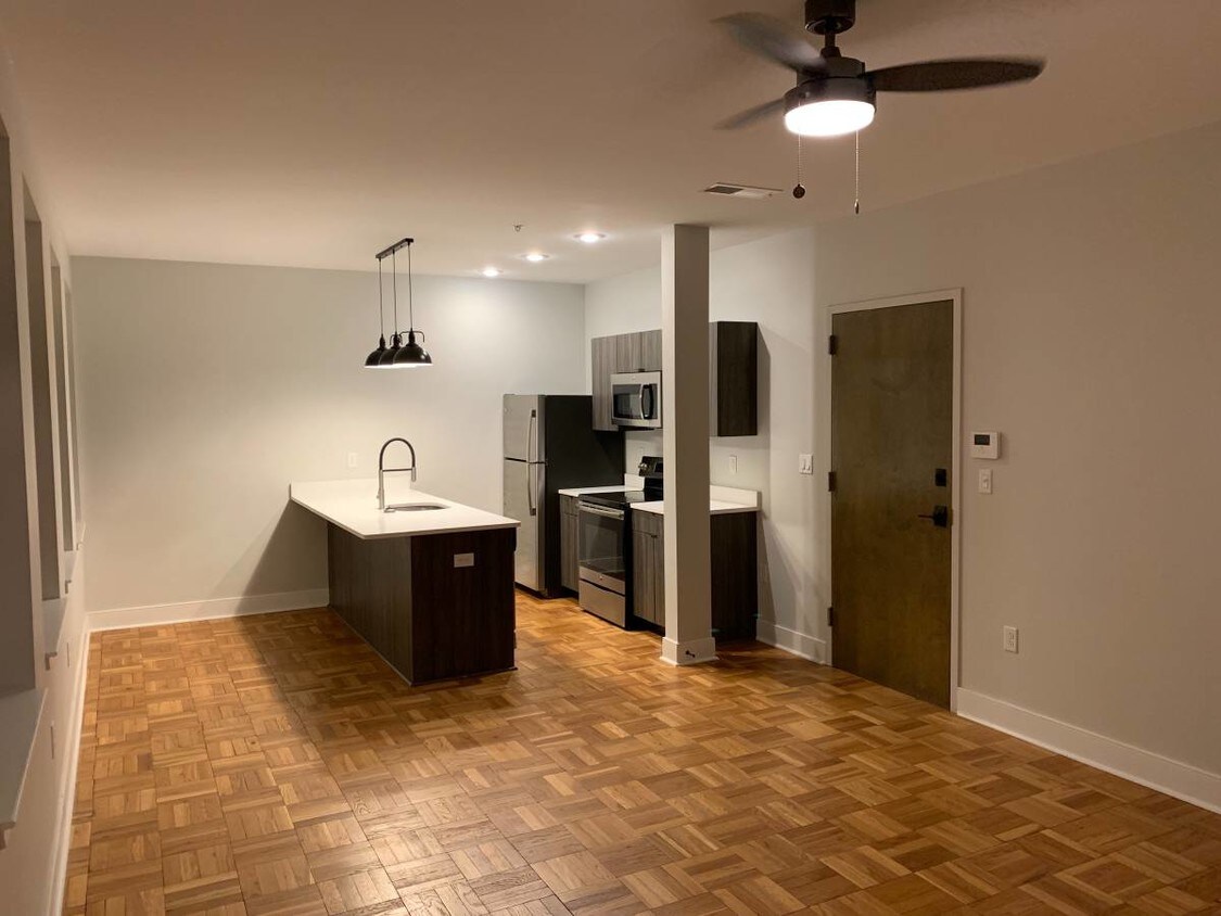 Foto principal - 900 S East Ave