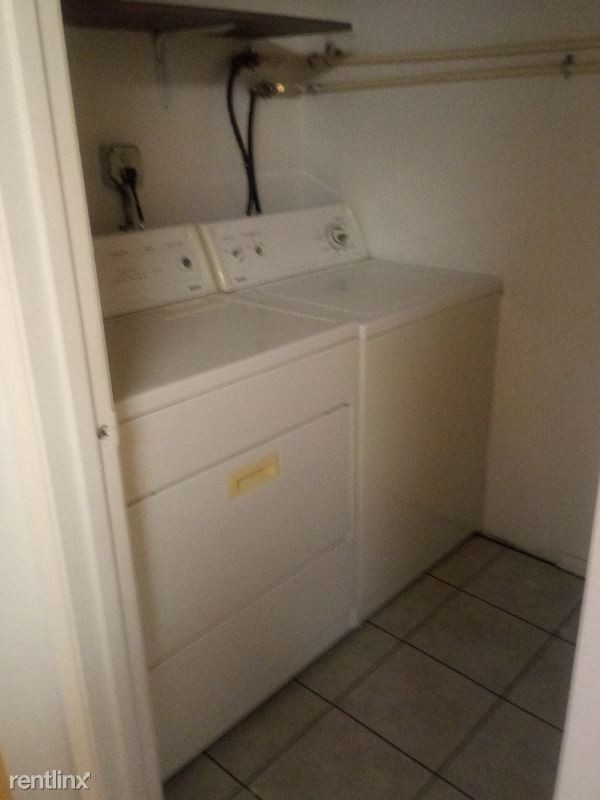 Building Photo - 1 br, 1 bath Apartment - 4th Street