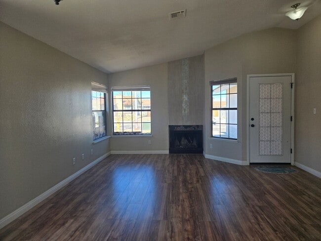 Building Photo - One Story Home