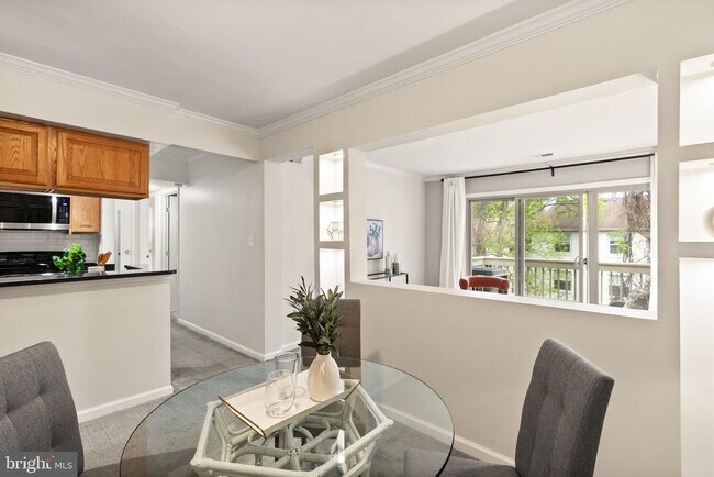 Foto del edificio - 8511 Barrington Ct