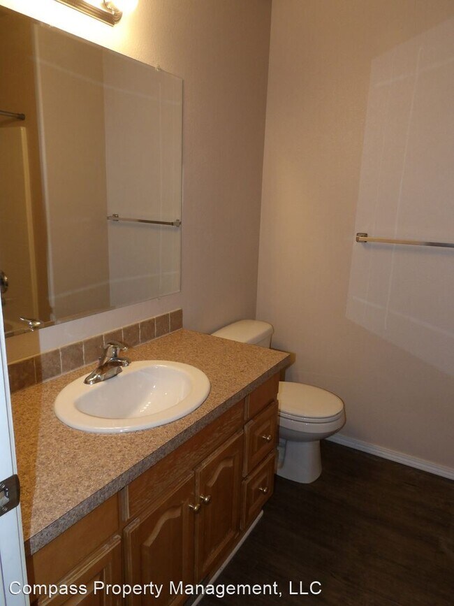 Building Photo - 3 br, 2 bath House - 1351 E Linden Ave.