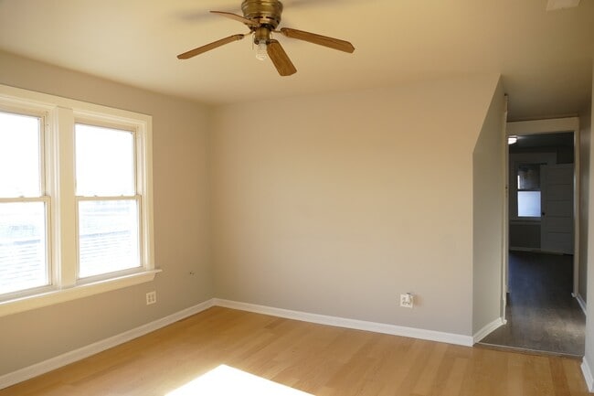 Foto del edificio - 2820 N Sacramento Ave
