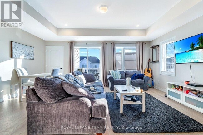Building Photo - 916 Parnian Private