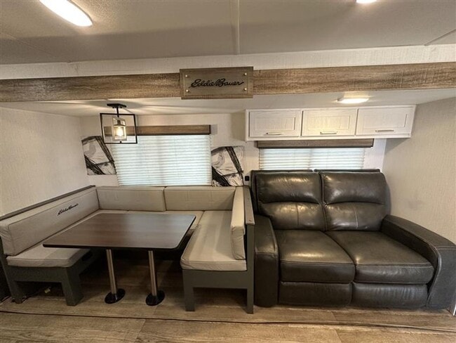 Foto del edificio - 17750 Hwy 155 S