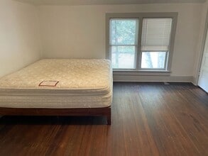 Building Photo - 510 E 8th St