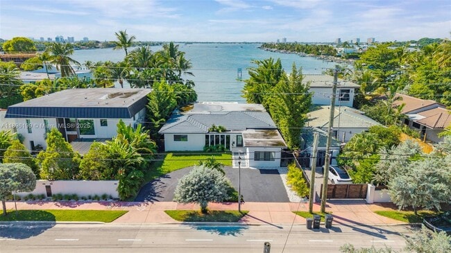 Foto del edificio - 8220 Hawthorne Ave