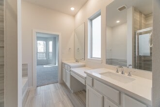 Building Photo - 17138 Crimson Crest Dr