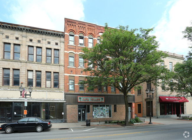 Building Photo - 227-231 Main St