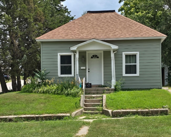 Building Photo - 1105 Olive St