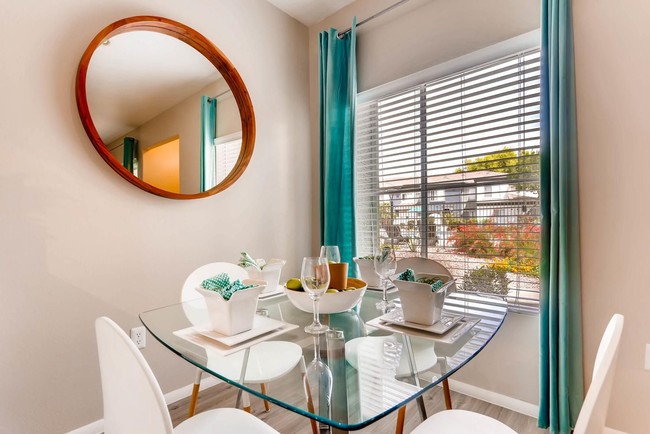 Verano Townhomes apartments — community photo - Verano Townhomes