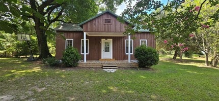 Building Photo - 2266 Young Rd