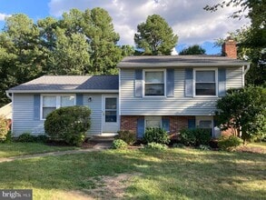 Building Photo - 9310 Kite St