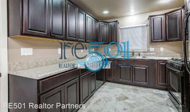 Foto del edificio - 3 br, 2 bath House - 7401 "M Street