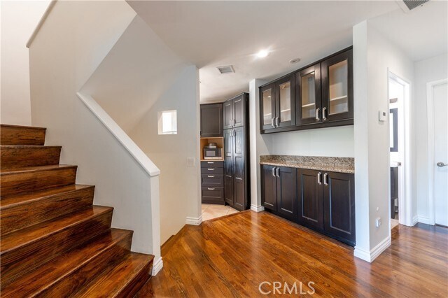 Foto del edificio - 8665 Valley Circle Blvd
