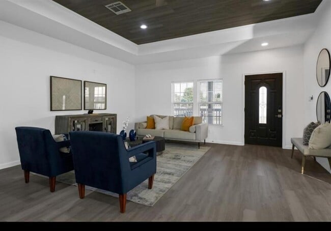 Building Photo - 304 Milby St