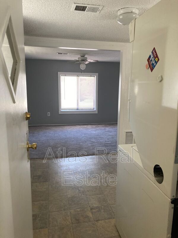 Building Photo - 1721 12th St