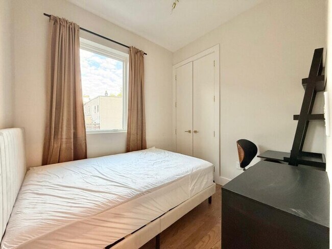 Foto del edificio - Nice room in a good neighborhood