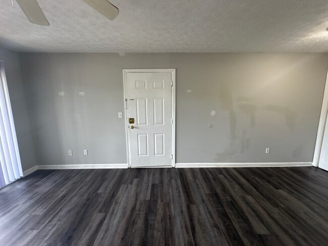 Building Photo - 4103 Blue Lick Ct