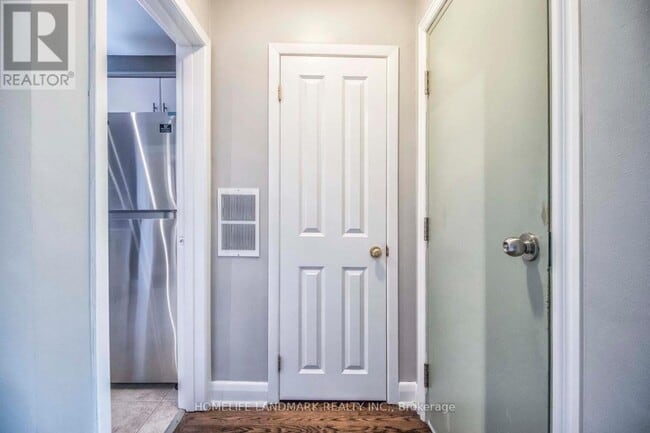 Building Photo - 66 Queensbury Ave